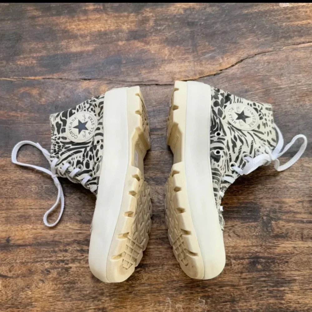 Platform converse stacked lugged zebra print high tops size women’s 7